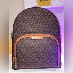 🏷️ NWT Michael Kors Jaycee MD Zip Pocket Backpack-Brown Signature MK Logo Luxe